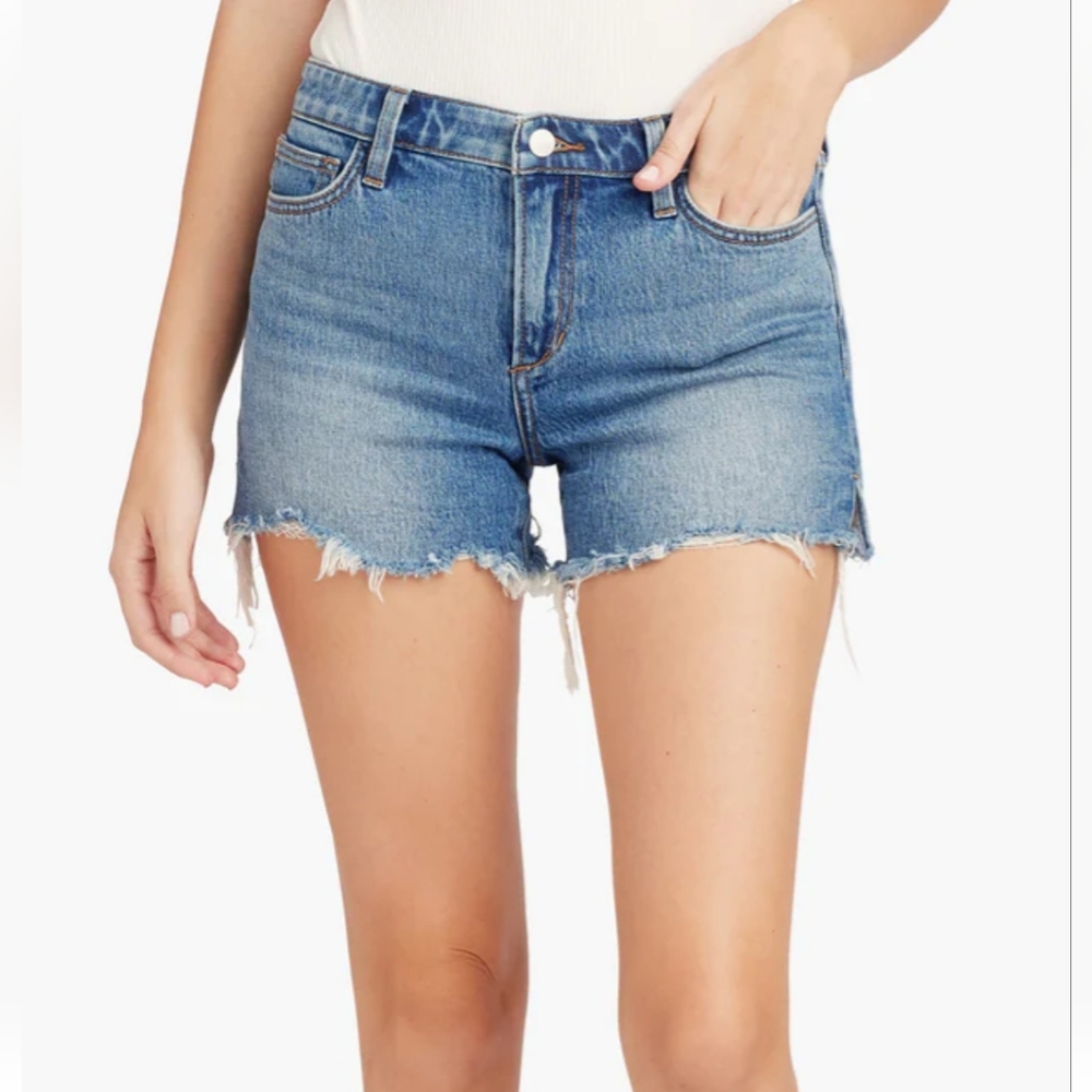 Women's Frayed Hem Denim Shorts - Blue